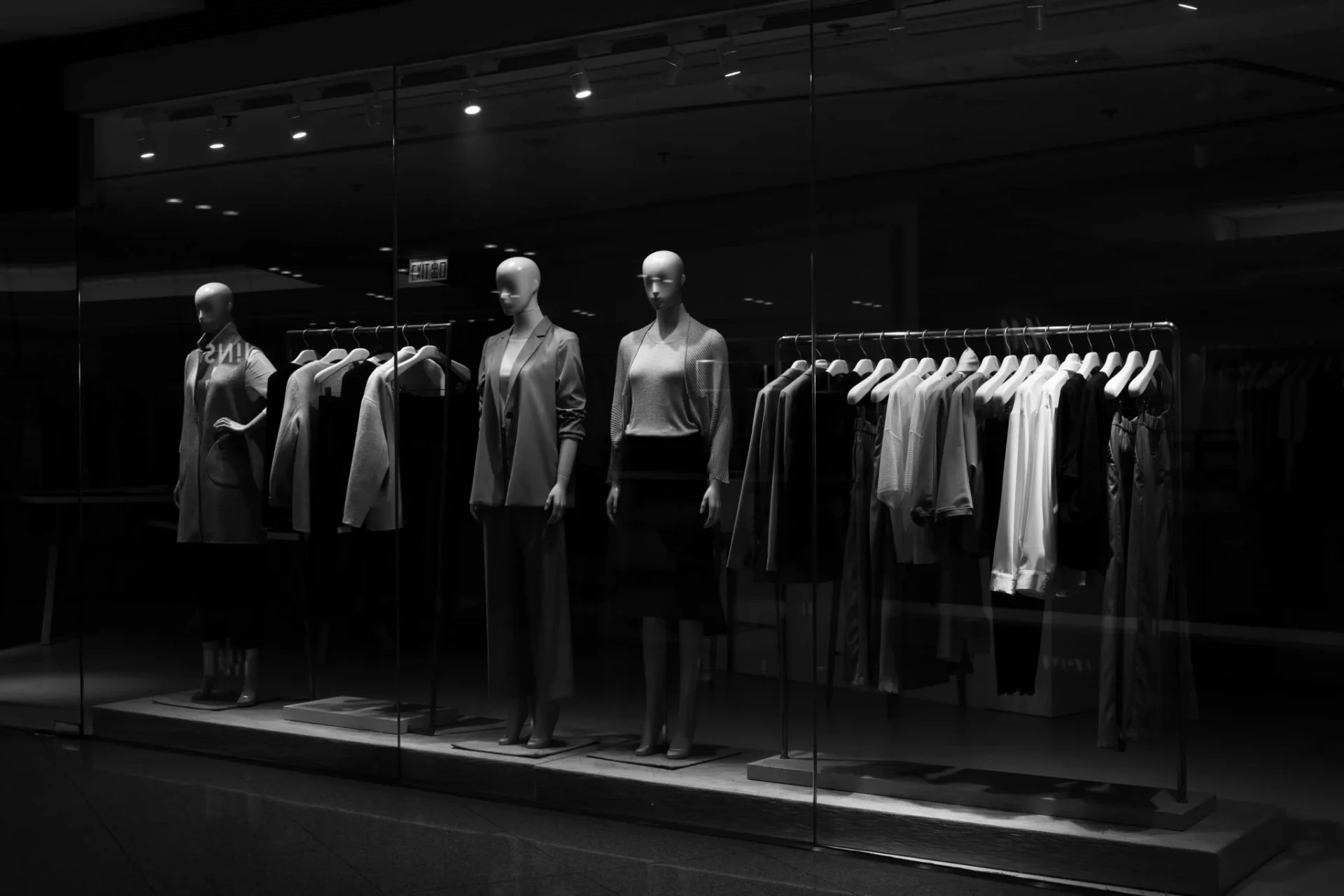 mango-aperturas-inditex-tienda-dia-portada Mango aperturas Inditex