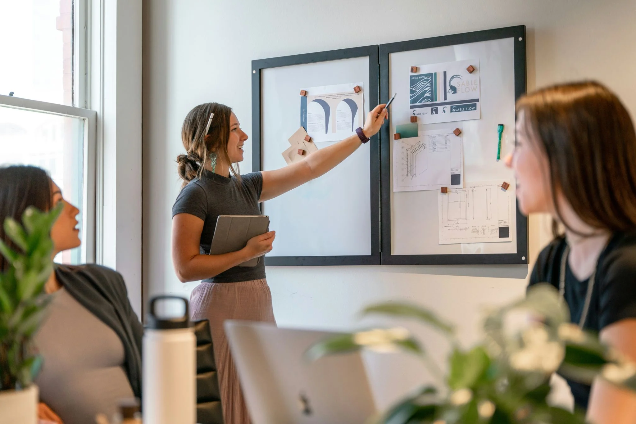 Lección de liderazgo y productividad en startups: por qué tus mejores empleados ignoran tus mensajes de Slack y cómo evitarlo 1 Merca2 deep work
