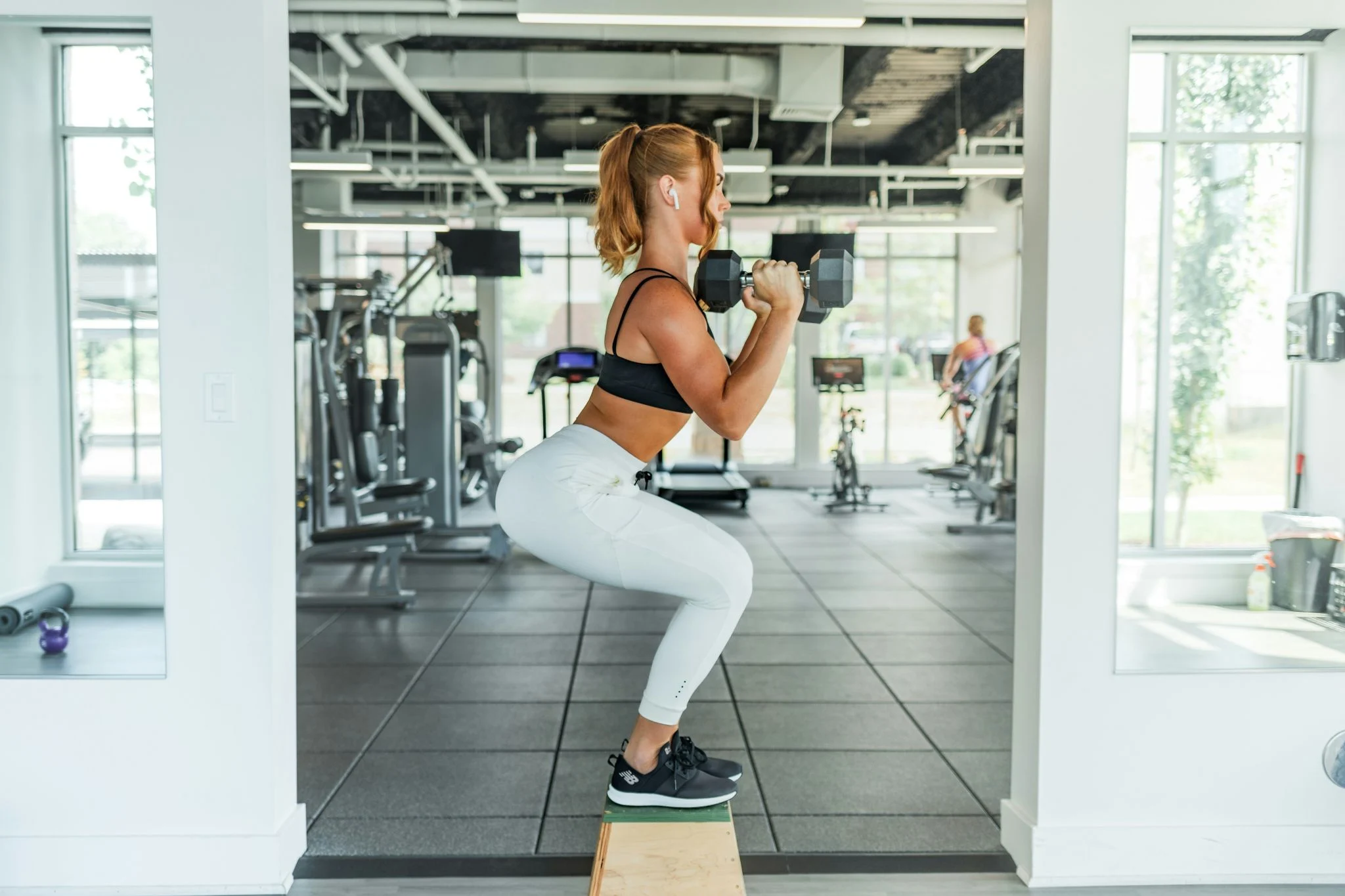 Sentadilla búlgara: el ejercicio unilateral que transforma glúteos y mejora tu carrera en 28 días 1 Merca2 Bulgarian split squat