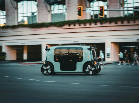 uber-vehiculos-autonomos-madrid-2026-portada Uber vehículos autónomos Madrid