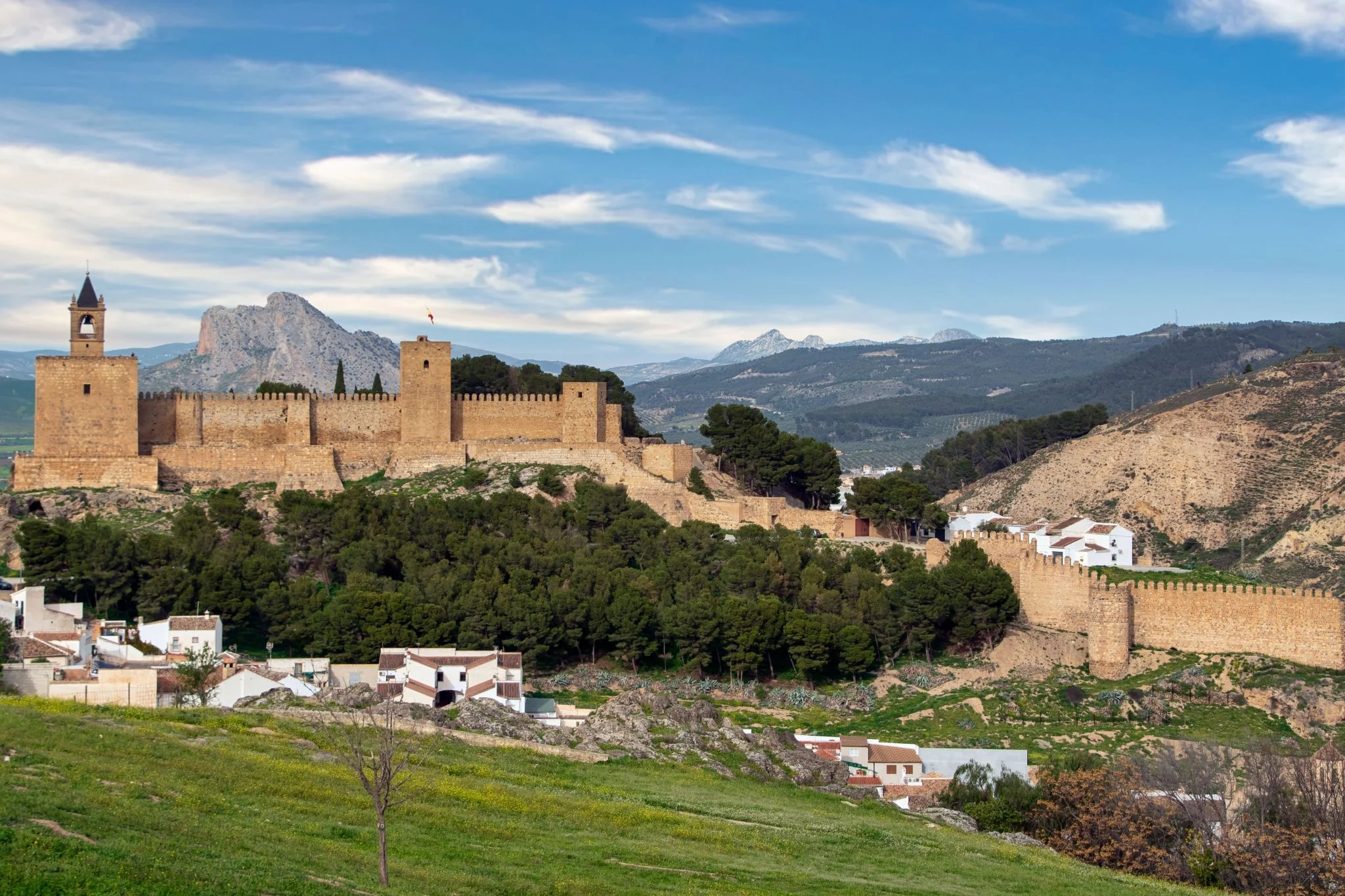 5 castillos en España que deberías visitar: historia y paisajes únicos 1 Merca2 castillos medievales España