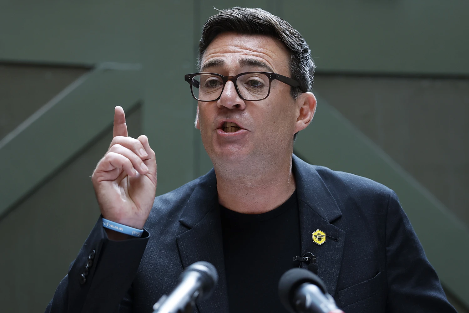 Andy Burnham se convierte en primer ministro británico y promete una reforma económica contra el coste de vida