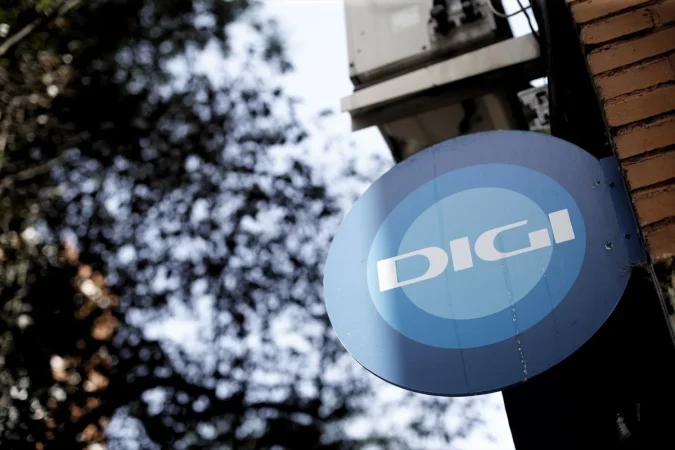 Del 'sorpaso' a Vodafone al asalto a Telefónica: la jugada maestra de Digi para romper el mercado 1 Merca2 Cartel de Digi en una de sus tiendas. Fuente: Agencias