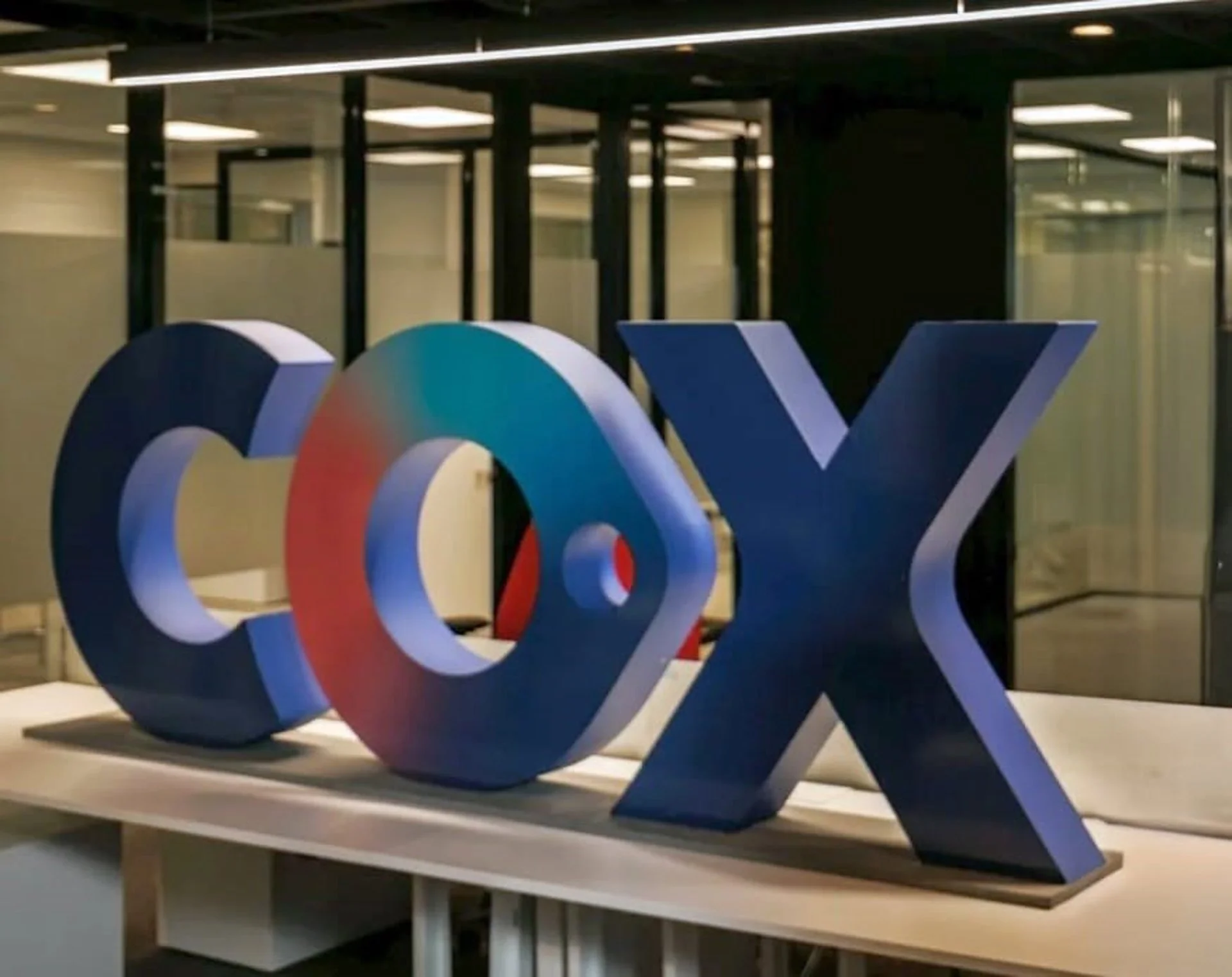 Cox lanza un plan de desinversiones de 700 millones y refuerza su cúpula directiva