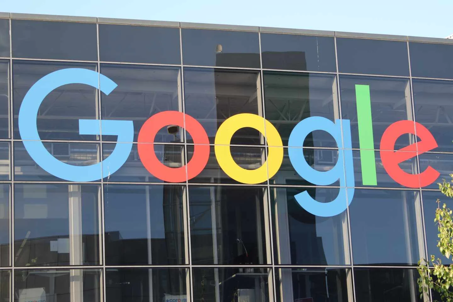 Google logo Google logo