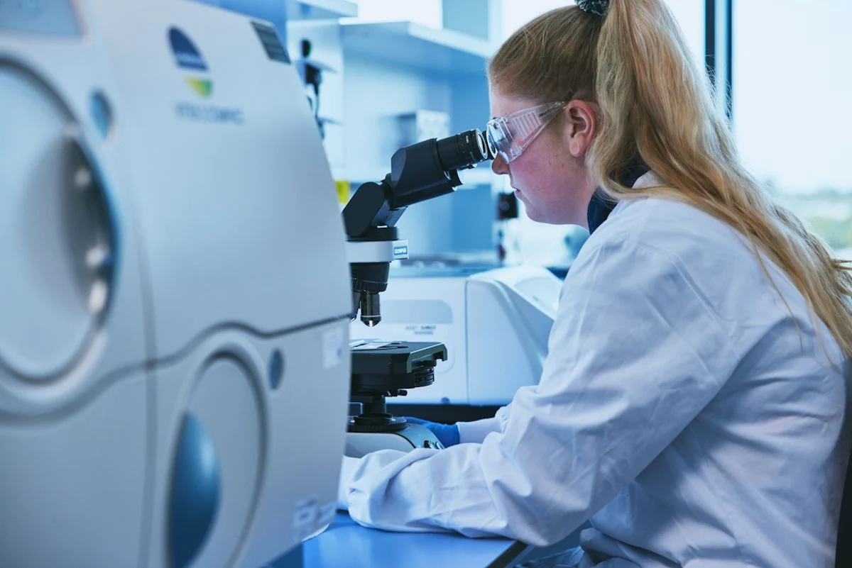 Imagen: Grifols Quality Control Laboratory Irlanda