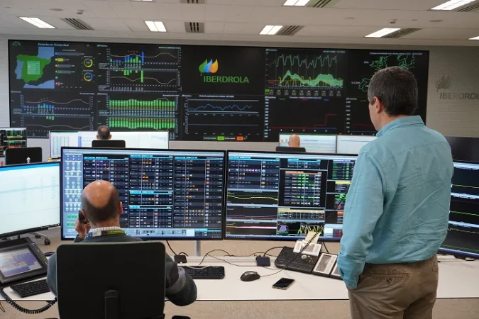 Iberdrola prevé elevar un 7% el Ebitda en el primer semestre y mantiene intactas sus perspectivas anuales 2 Merca2 Imagen: Iberdrola integra IA en 450 proyectos de electrificación