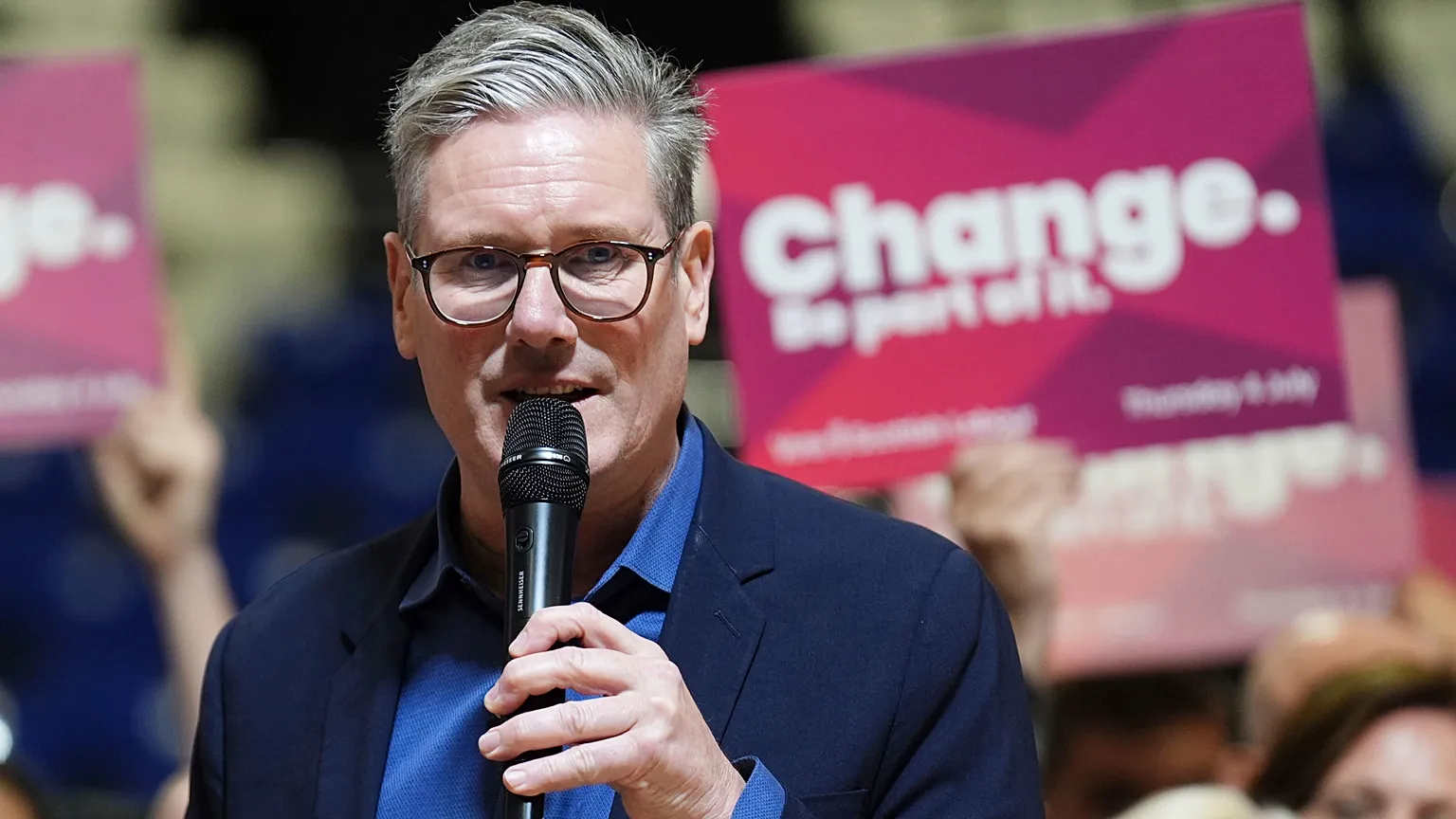 Keir Starmer dimite como primer ministro y alerta: el coste de las guerras hunde la economía británica