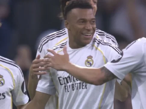 Kylian Mbappé Kylian Mbappé en un partido con el Real Madrid