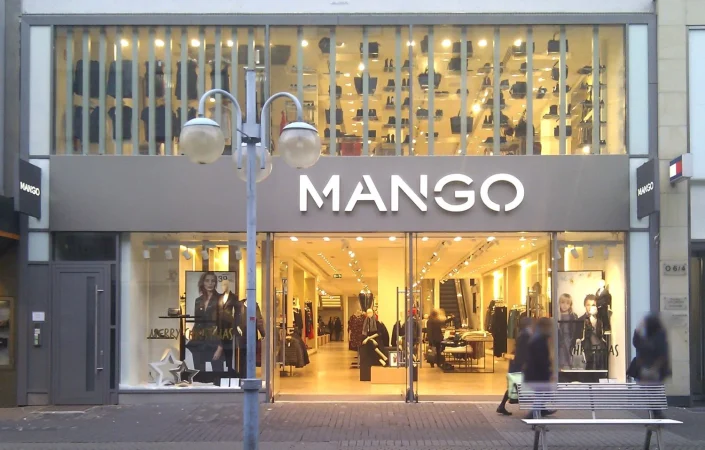 Mango usa sus outlets para vender prendas con taras sin avisar a los clientes 3 Merca2 Mango