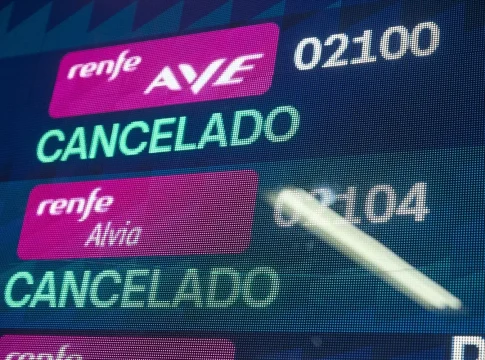 Trenes de Renfe cancelados por la huelga. Fuente Agencias Trenes de Renfe cancelados por la huelga. Fuente: Agencias
