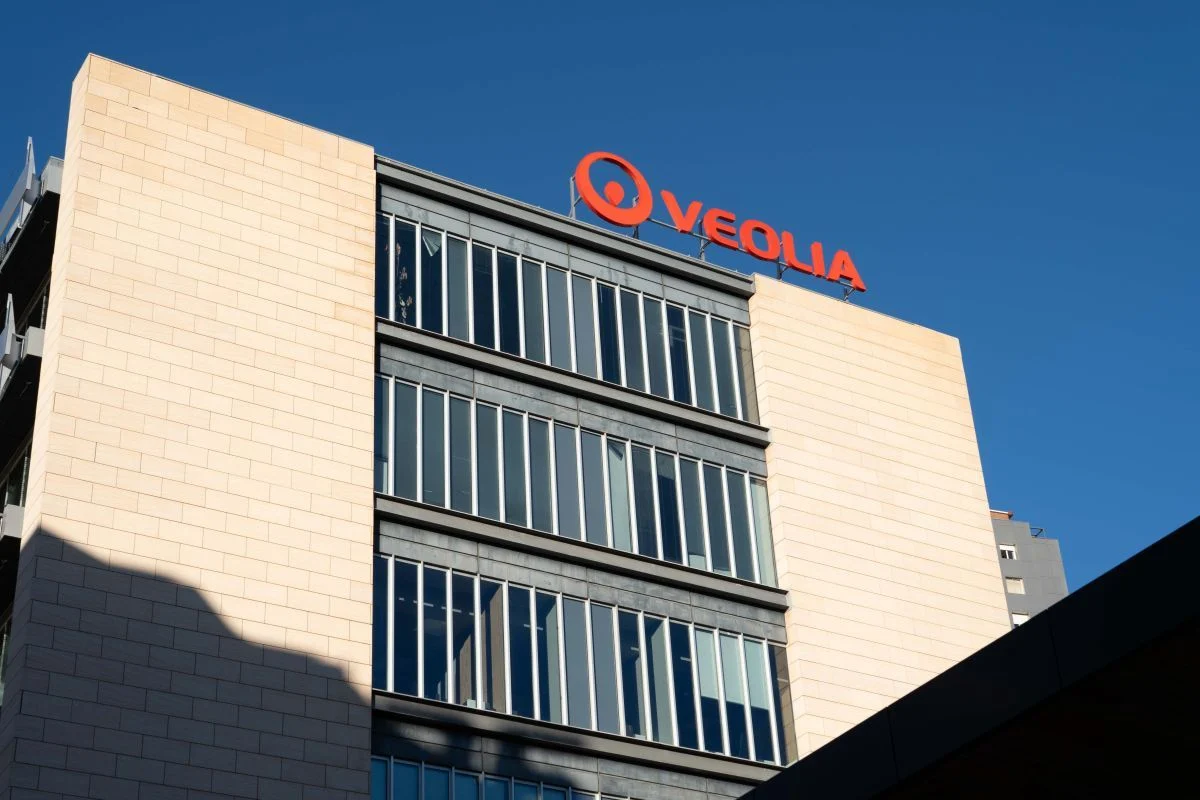 Veolia aumenta su beneficio un 10,4% en el primer semestre y revisa al alza de las previsiones para 2026