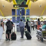 El 'boomerang' de Aena: sus propios números de tráfico le quitan la razón para subir tarifas 1 Merca2 Viajeros en el aeropuerto de Barajas, el más importante de la red de Aena. Fuente: Agencias