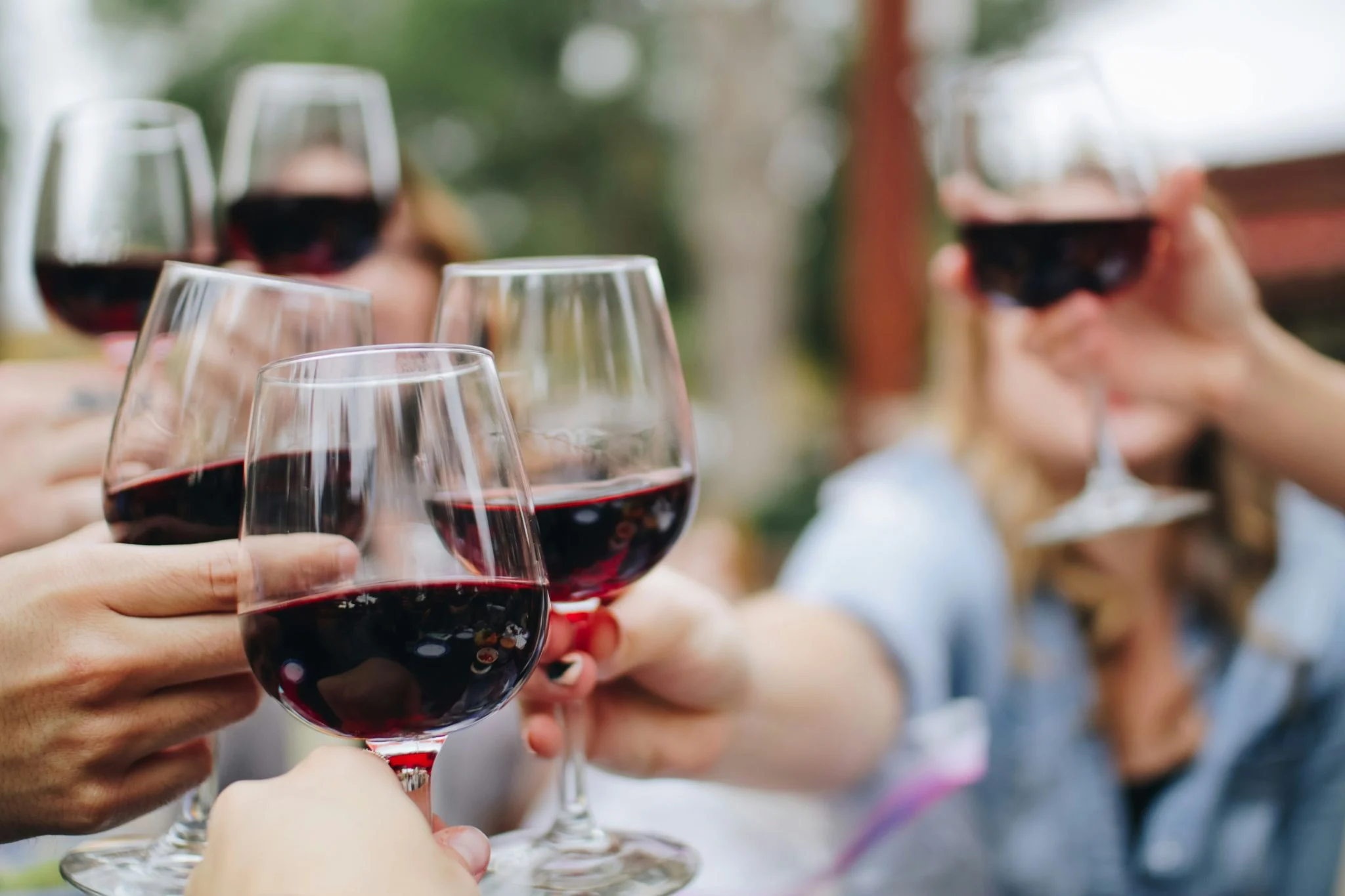 Alcohol y longevidad: consumo cero para un rendimiento óptimo, dos copas a la semana como límite 1 Merca2 consumo cero alcohol