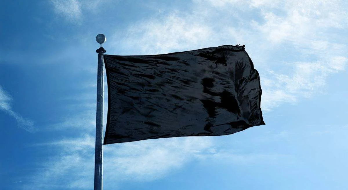 Bandera negra en 2026: las playas españolas que alertan sobre el desplome del suelo litoral