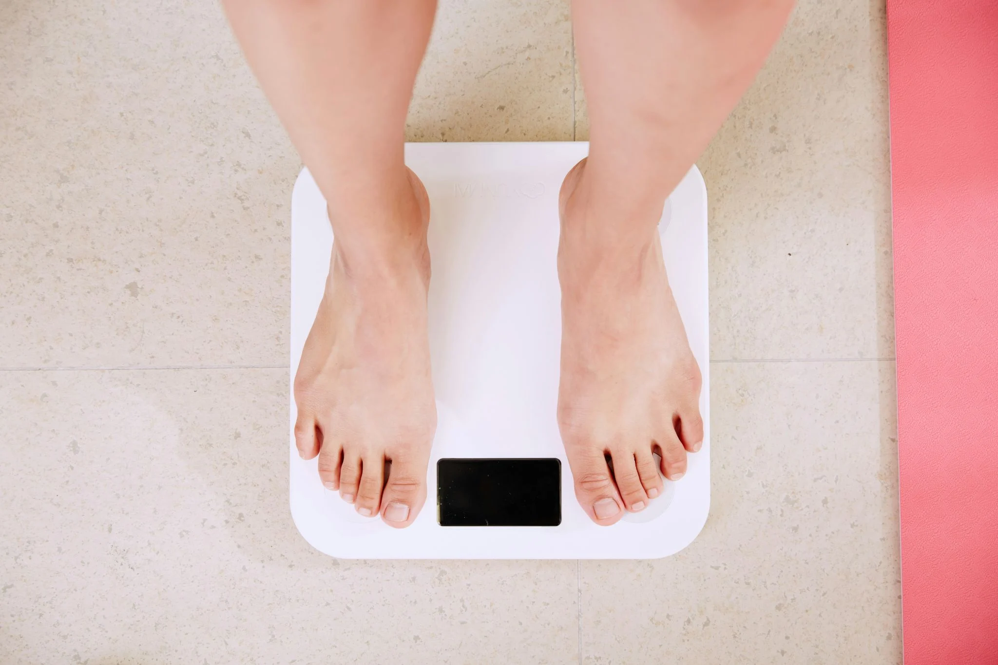 Báscula inteligente precisión: solo un 1,3% de diferencia frente al DEXA al medir grasa corporal 1 Merca2 DEXA vs báscula