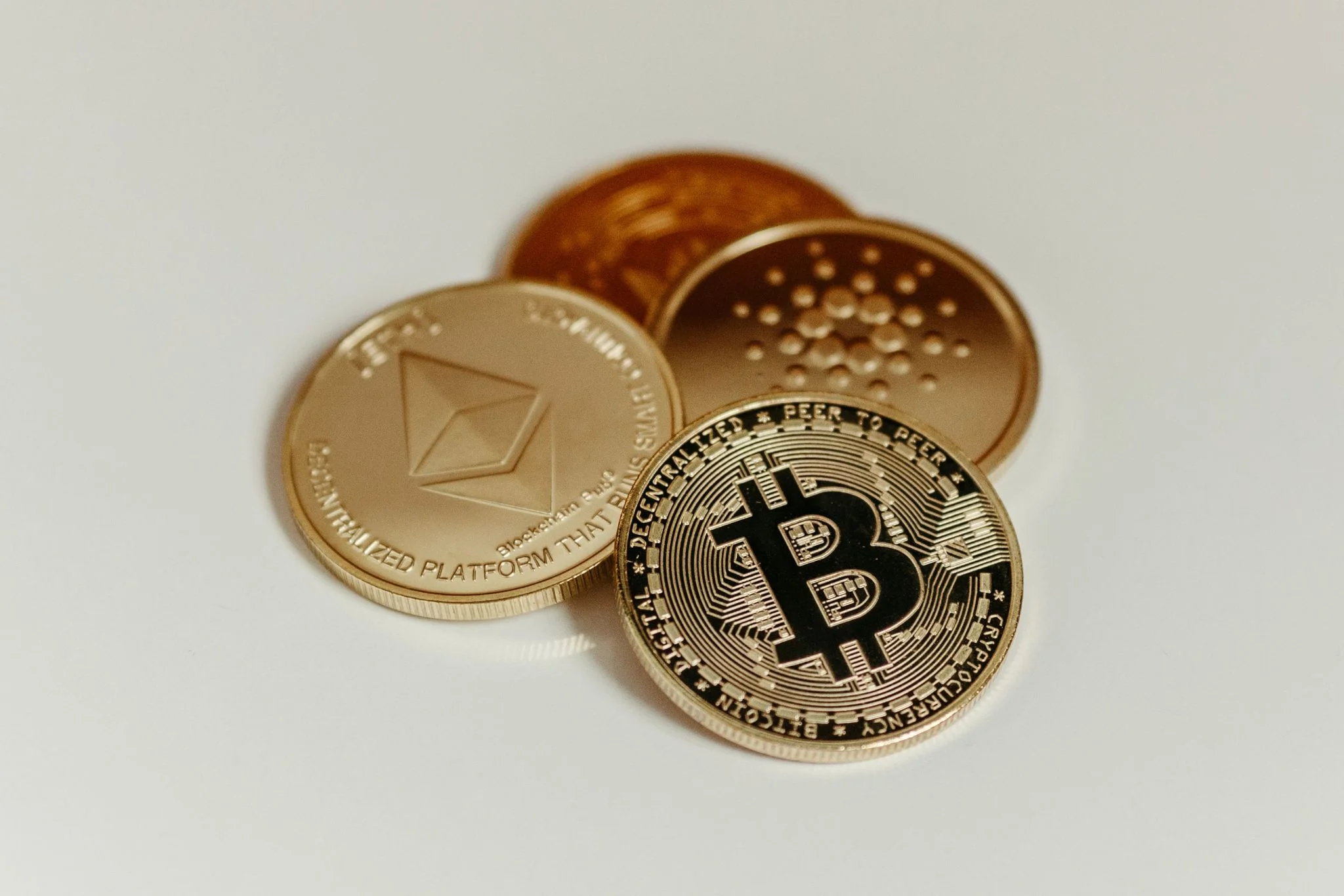 Cardano Leios XRP competencia