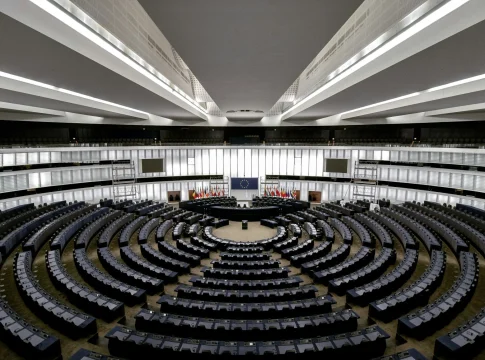 chat-control-europa-2028-prorroga-portada Chat Control Europa 2028