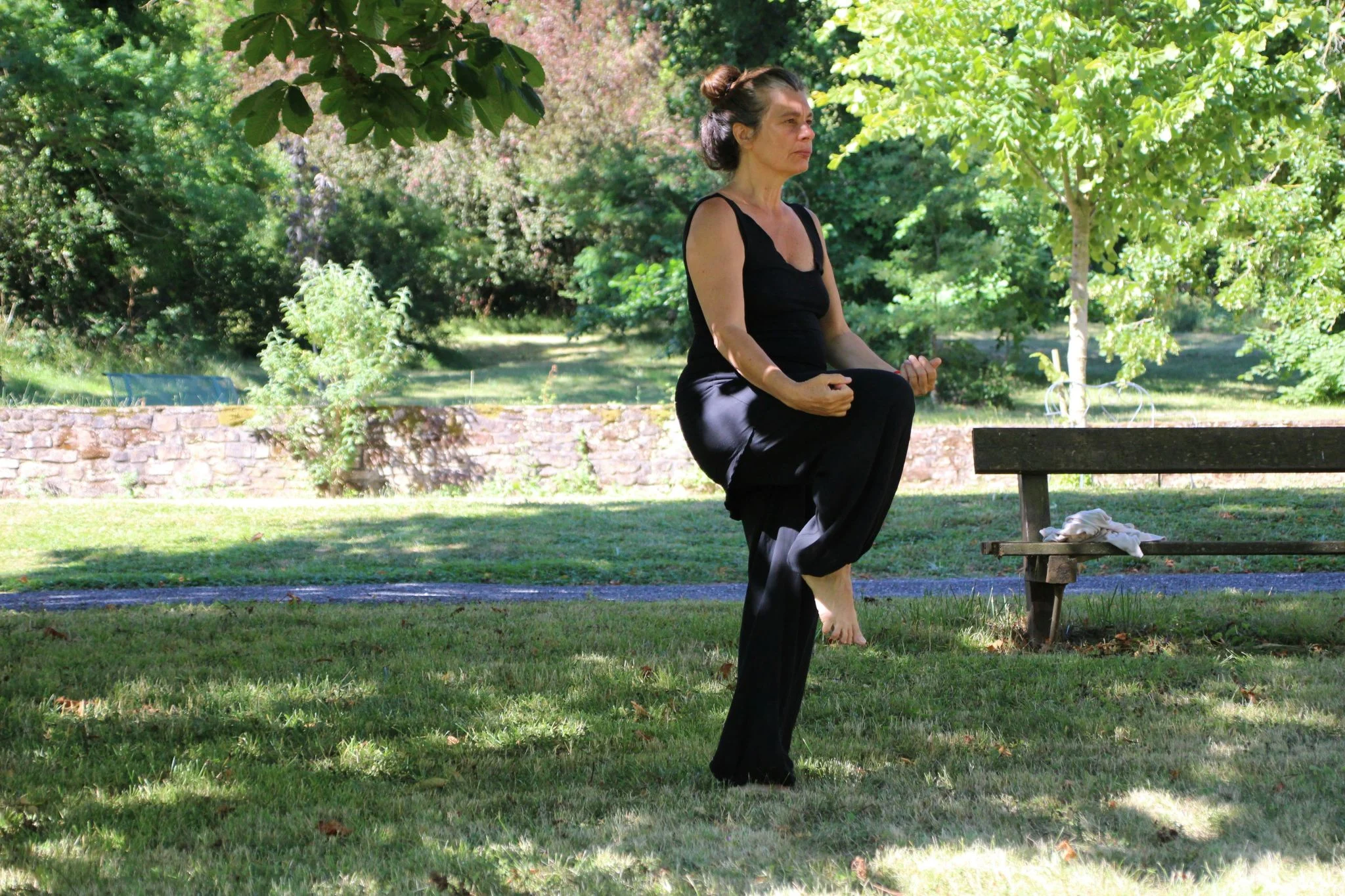 Los 4 ejercicios de piernas para mayores que maximizan tu fuerza al envejecer 1 Merca2 entrenamiento fuerza piernas