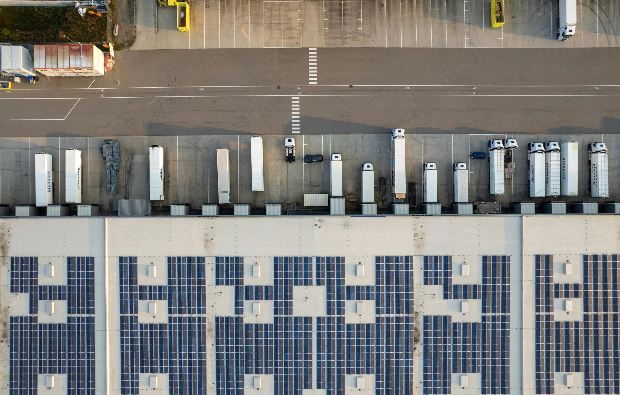 China publica estándares obligatorios de eficiencia energética fotovoltaica para frenar sobrecapacidad 1 Merca2 sobrecapacidad solar China