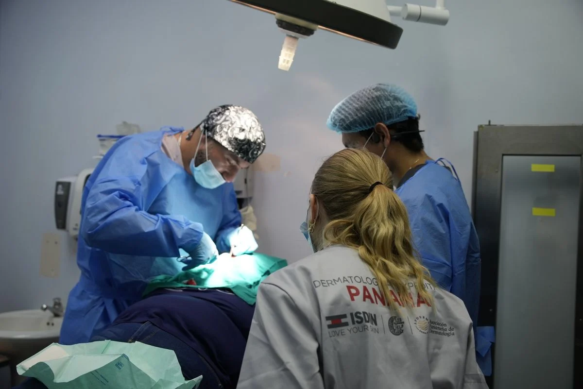 ISDIN consolida sus expediciones dermatológicas a Panamá para combatir el cáncer de piel entre las personas con albinismo