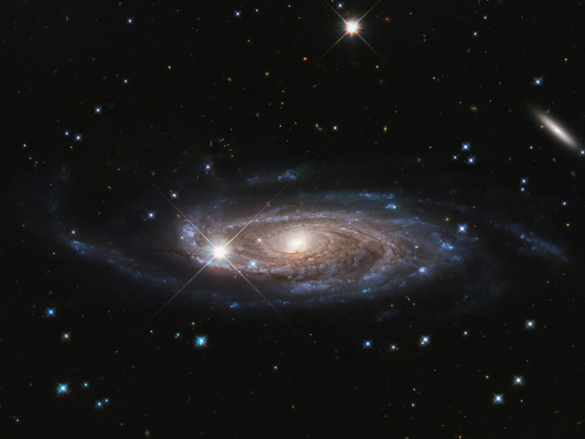 galaxia-asimetrica-hubble-virgo-portada galaxia asimétrica Hubble
