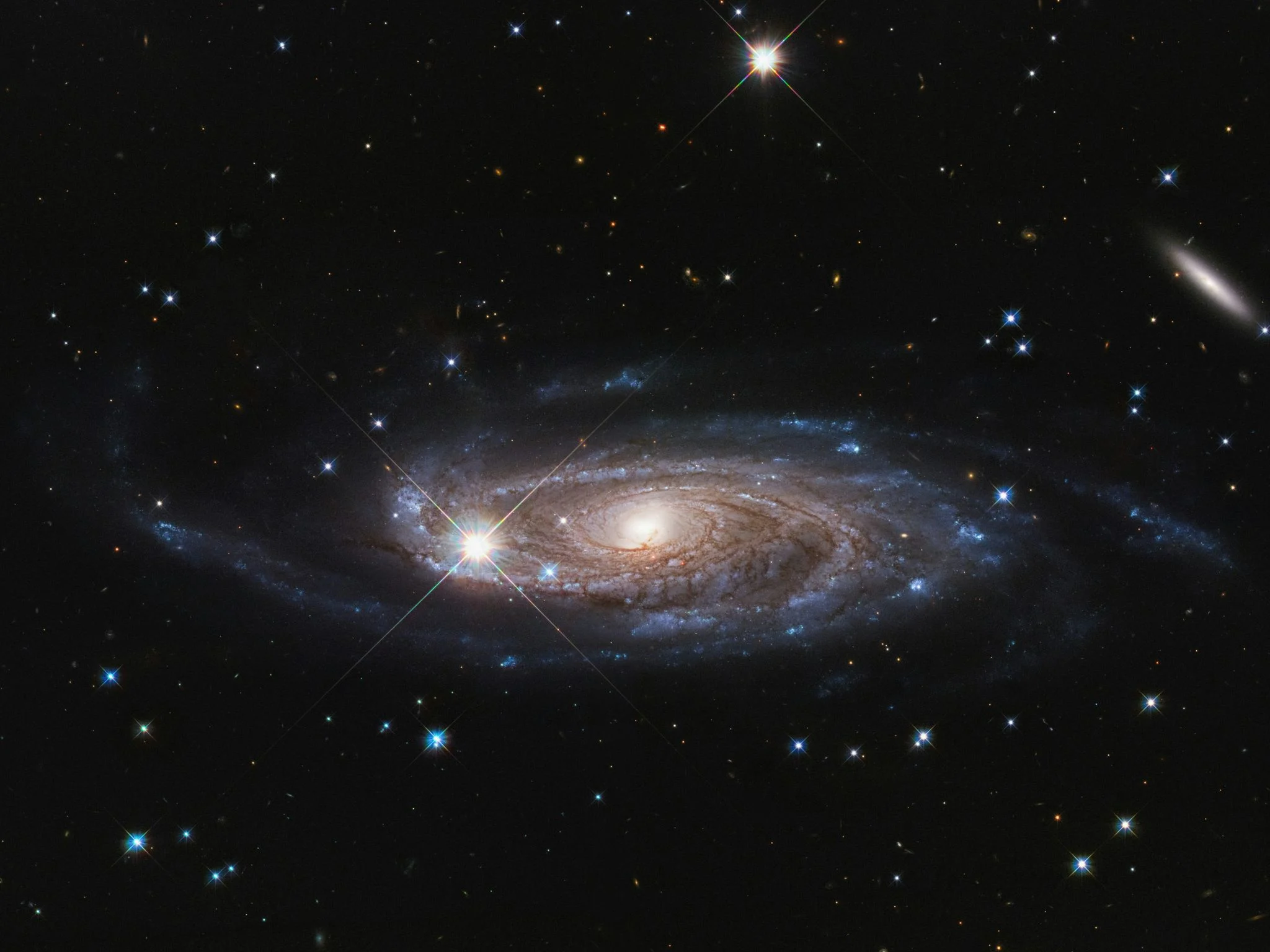 galaxia asimétrica Hubble