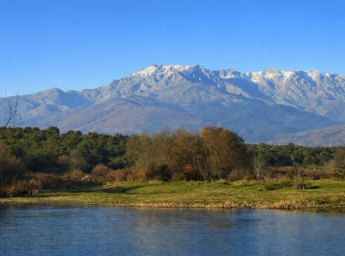 El paraíso secreto de Ávila con cascadas cristalinas donde la temperatura veraniega baja diez grados El paraíso secreto de Ávila con cascadas cristalinas donde la temperatura veraniega baja diez grados