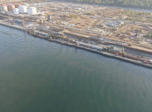 imagen moeve muelle sur en Huelva