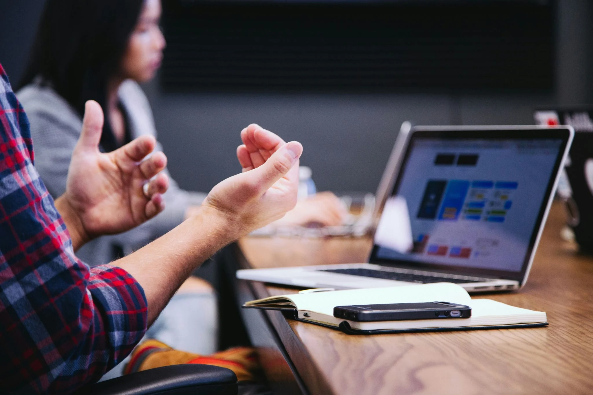 Nuevas reglas del liderazgo: inteligencia emocional para equipos leales y de alto rendimiento 1 Merca2 empatía directiva