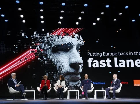 inversión en redes Directivos de telecos en el Mobile World Congress 2025 de Barcelona