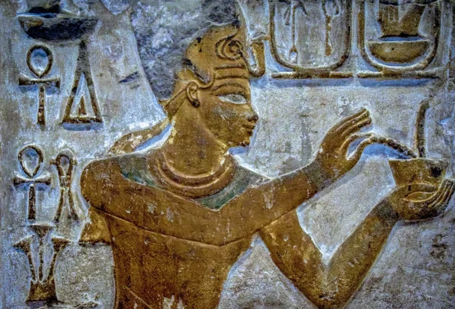 https://static.merca2.es/wp-content/uploads/2026/07/lenguas-oro-egipto-tumbas-selladas-portada-664x450.webp
