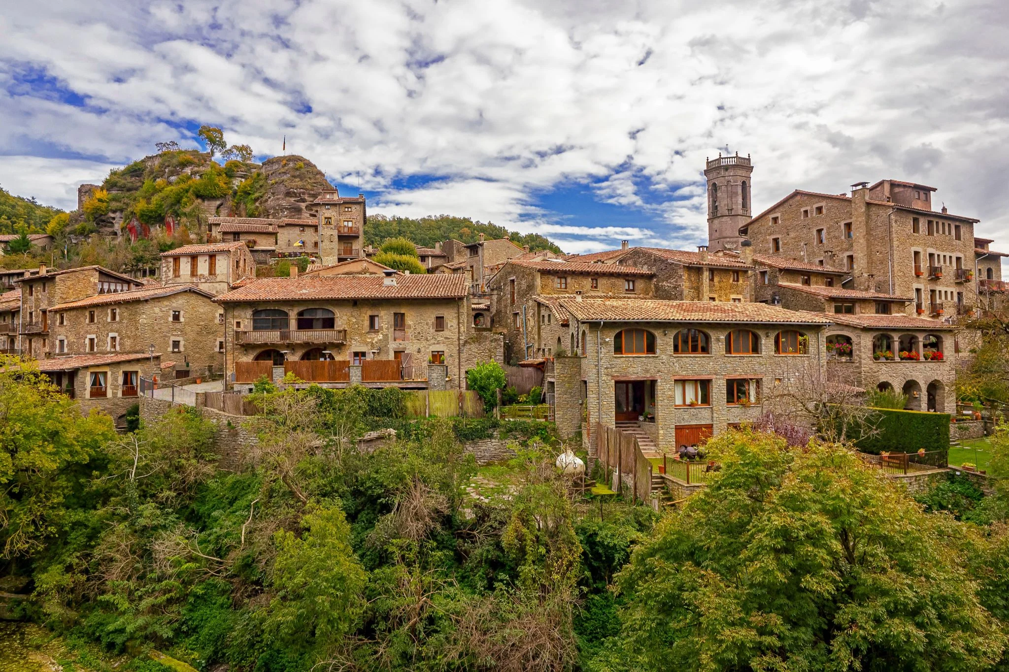 Descubre los 15 lugares con más encanto de España en otoño 2 Merca2 pueblos con encanto otoño España