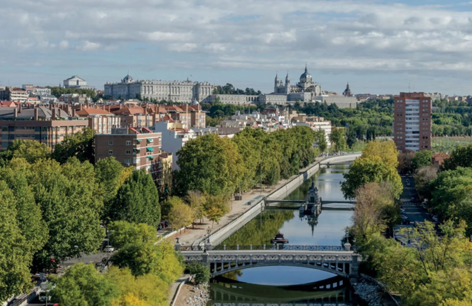 Running en Madrid Río: guía de las mejores rutas y consejos para mejorar tu resistencia