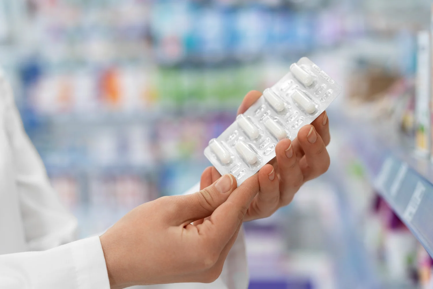 Trabajar en Noruega como farmacéutico: sueldo de hasta 58.200 euros con ayudas para aprender noruego