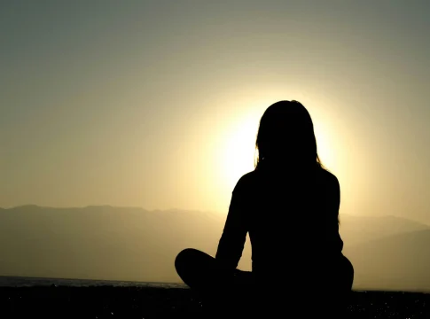 meditacion-longevidad-telomeros-estudio-portada meditación longevidad telómeros