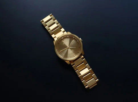 moonswatch-dorado-570-dolares-cuestionar-portada MoonSwatch dorado 570 dólares