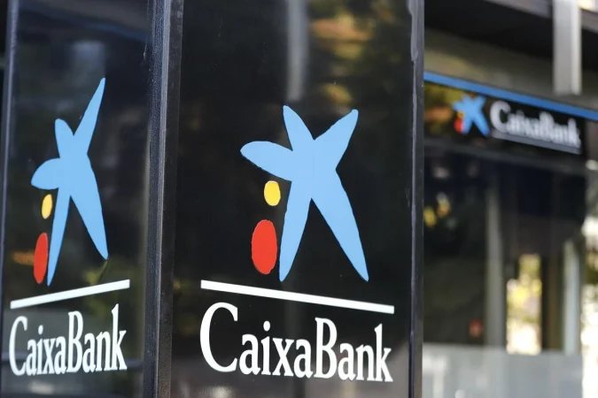 Los bancos llegan a su examen más importante: Bankinter y CaixaBank toman ventaja sobre BBVA y Santander 3 Merca2 Oficina de Caixabank