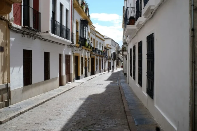 https://static.merca2.es/wp-content/uploads/2026/07/precio-vivienda-cordoba-junio-idealista-portada-675x450.webp