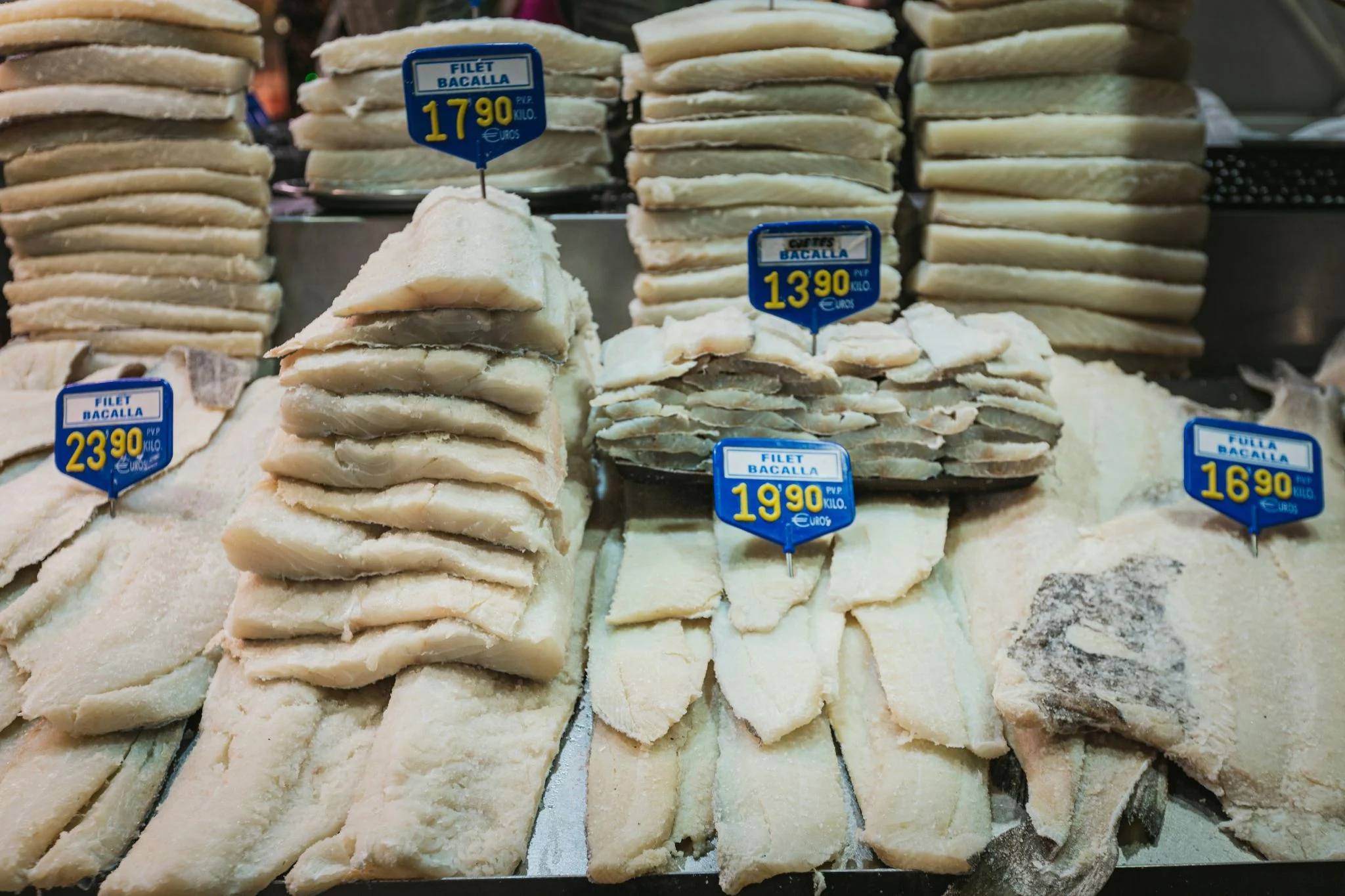 Alerta alimentaria en Andalucía por listeria en fuet ibérico: qué hacer si tienes un lote contaminado 1 Merca2 retirada fuet ibérico
