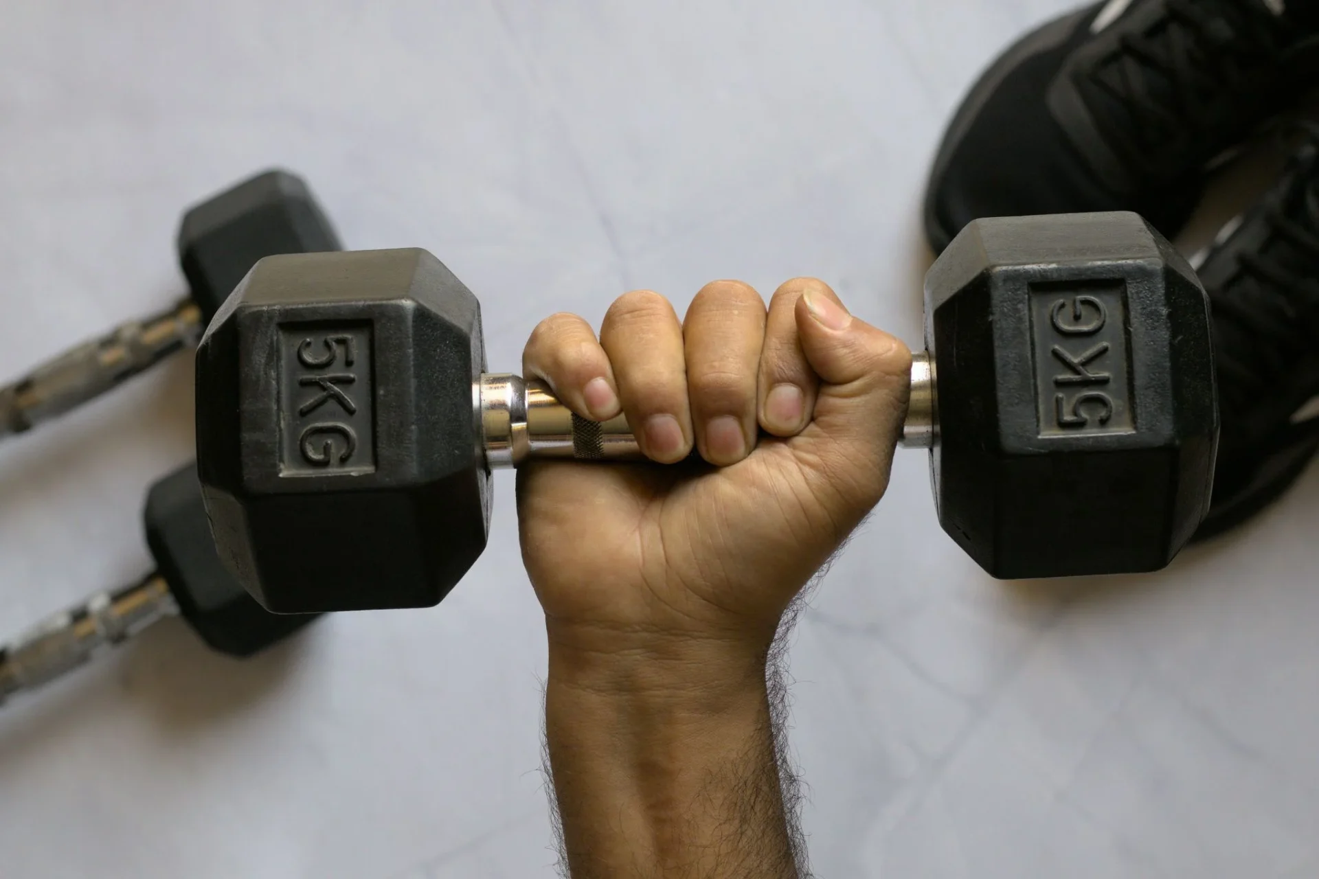 rutina-fuerza-30-minutos-9-eje-ejercicios-cuerpo-co-1 ejercicios cuerpo completo rápido