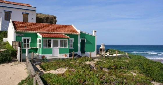 Comprar una vivienda junto al mar se convierte en un lujo: El precio de la costa sigue disparándose en España 1 Merca2 vivienda playa Merca2