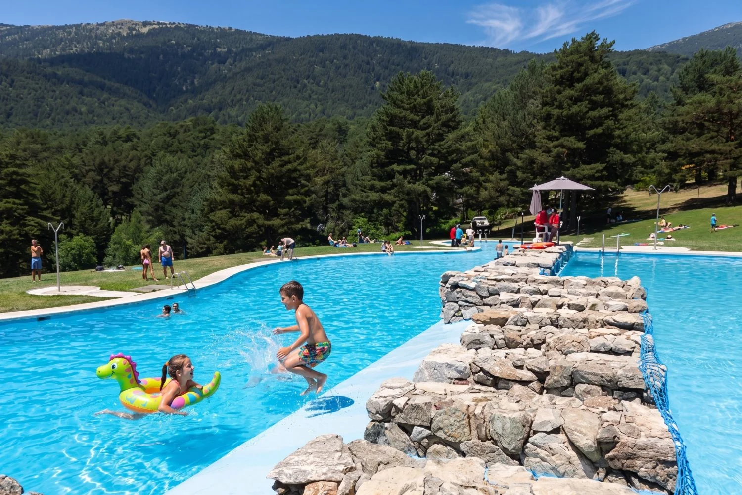 3 piscinas naturales cerca de Madrid para huir del calor sin salir de la Comunidad