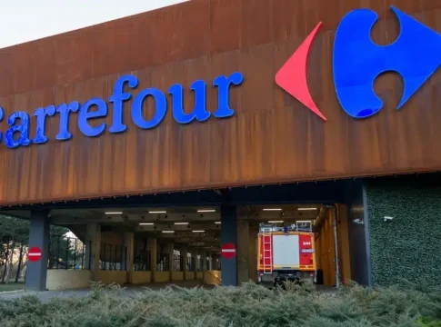 Carrefour Carrefour lanza un descuento directo en la cesta básica para los clientes con tarjeta de fidelización
