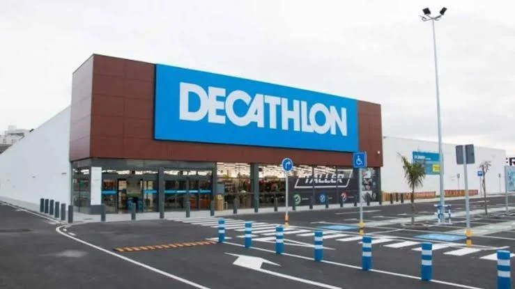 Esta maleta de Decathlon con 4 ruedas multidireccionales baja de 69,99 a 52,99 euros y aguanta cualquier maletero Esta maleta de Decathlon con 4 ruedas multidireccionales baja de 69,99 a 52,99 euros y aguanta cualquier maletero