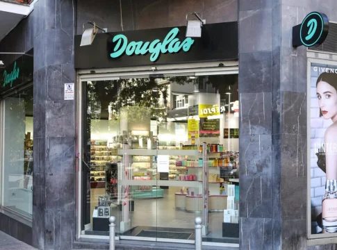 Douglas Tienda Douglas