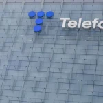 Fachada de la sede de la multinacional española Telefónica, situada en la Ronda de la Comunicación, en el denominado Distrito Telefónica. Fuente: Agencias