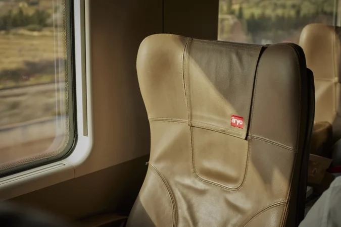 iryo amplía sus opciones de pago con Bizum y el pago a plazos de la mano de seQura 1 Merca2 Interior de un vagón de tren iryo
