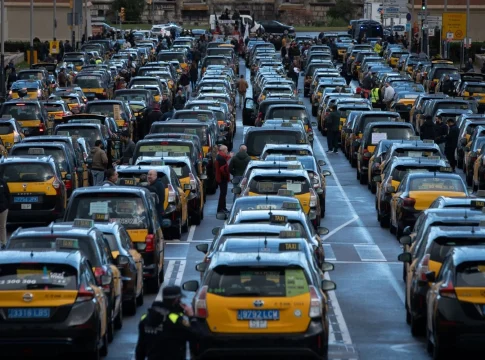 Movilización de taxistas en Barcelona contra las VTC. Fuente: Agencias Movilización de taxistas en Barcelona contra las VTC. Fuente: Agencias
