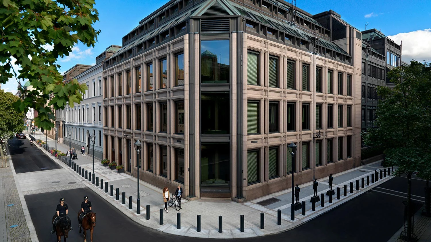 Norges Bank compra los centros comerciales La Vaguada, Plaza Norte 2 y Gran Vía 2 y condiciona los alquileres